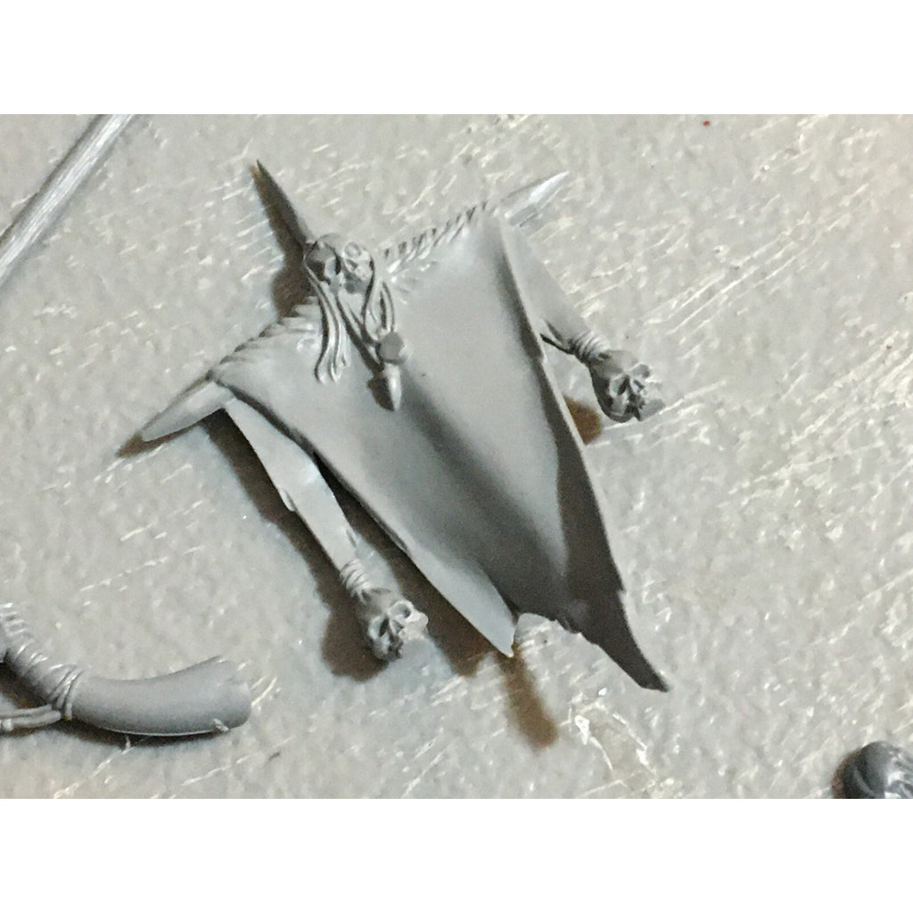 A23129 WARHAMMER FANTASY CHAOS BEASTMEN BITS LOT GORS BANNERS ARMS GW