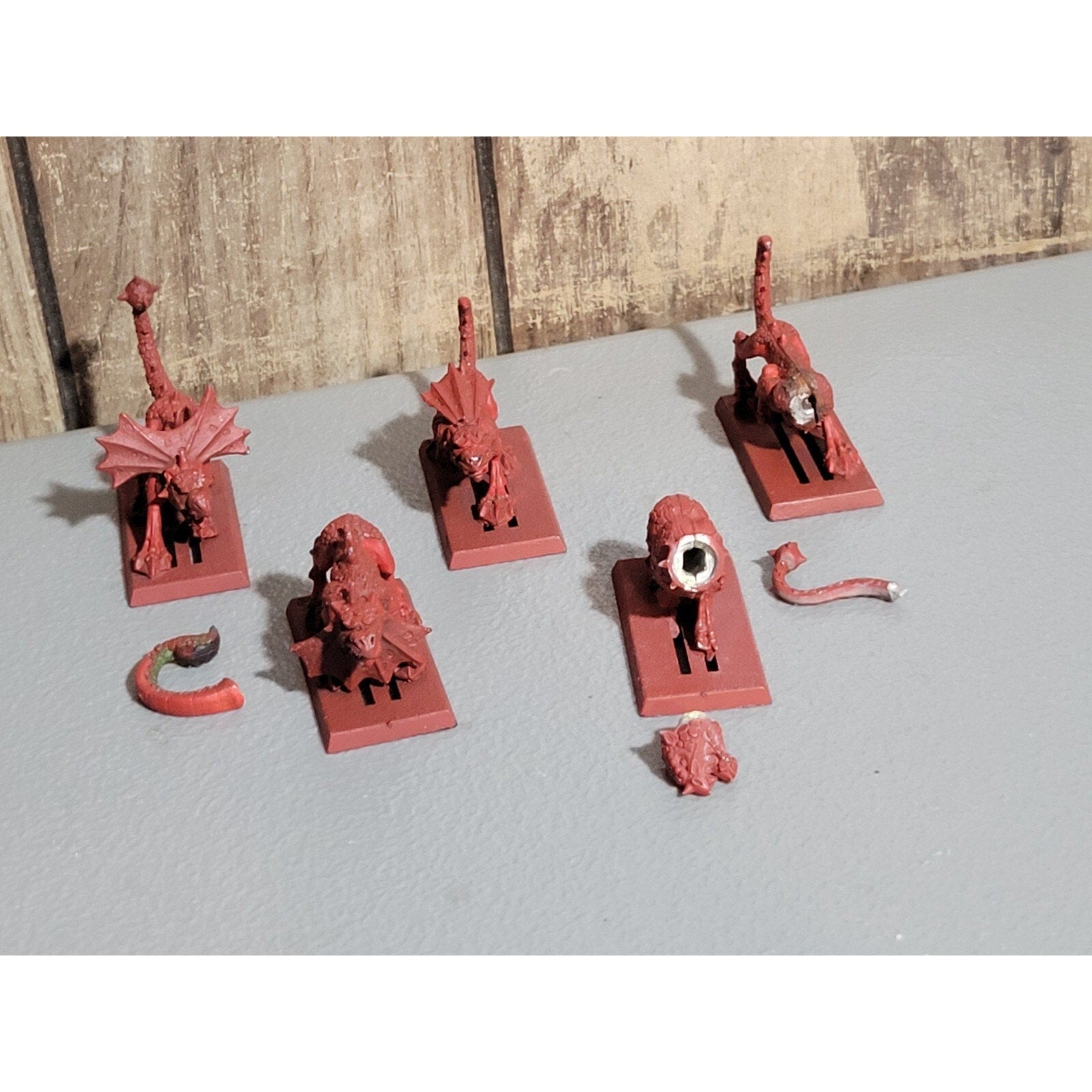 A18131 WARHAMMER 40K CHAOS DAEMONS METAL FLESH HOUNDS OF KHORNE MISS 1 HEAD