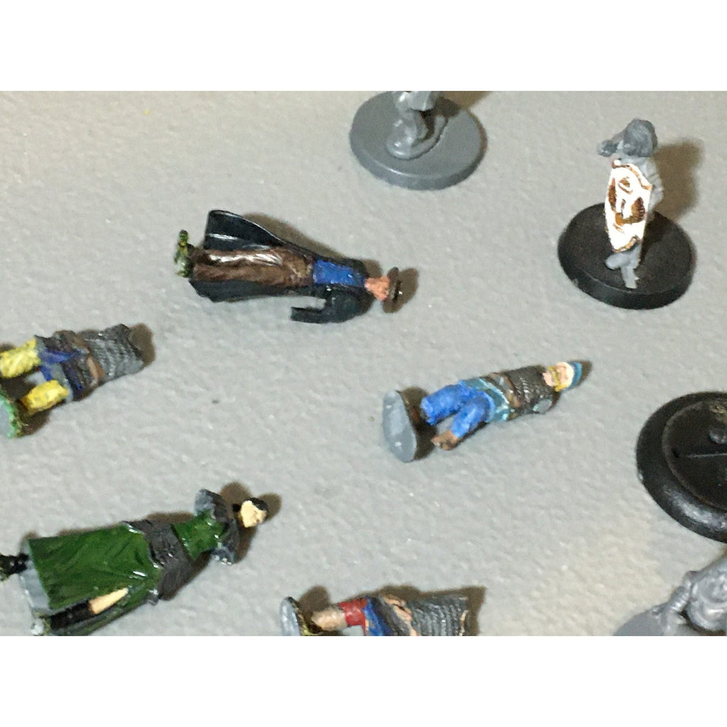 A32503 UNKNOWN PLASTIC MINIATURES MISS BASES HUMAN WARRIOR SOLDIER
