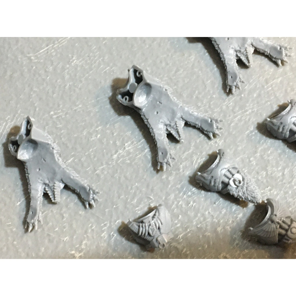 A27780 WARHAMMER 40K SPACE MARINES WOLVES BITS LOT TORSOS THUNDERWOLF GW