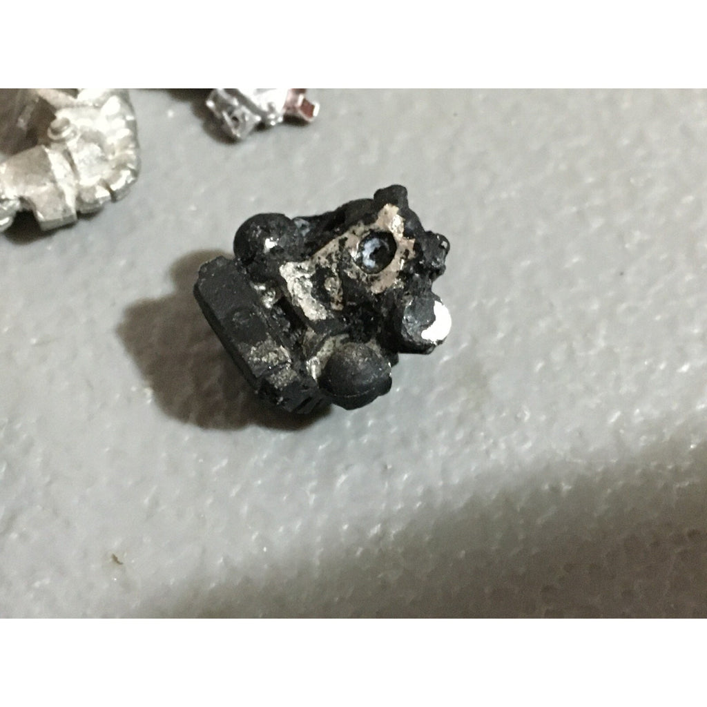 A20128 WARHAMMER 40K SPACE MARINES METAL ARM BITS LOT GAMES WORKSHOP