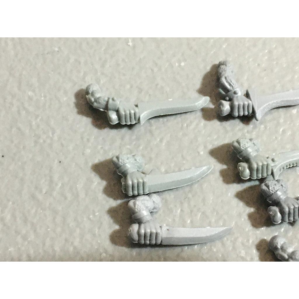 A22298 WARHAMMER FANTASY SKAVEN BITS LOT SWORD ARMS GAMES WORKSHOP GW