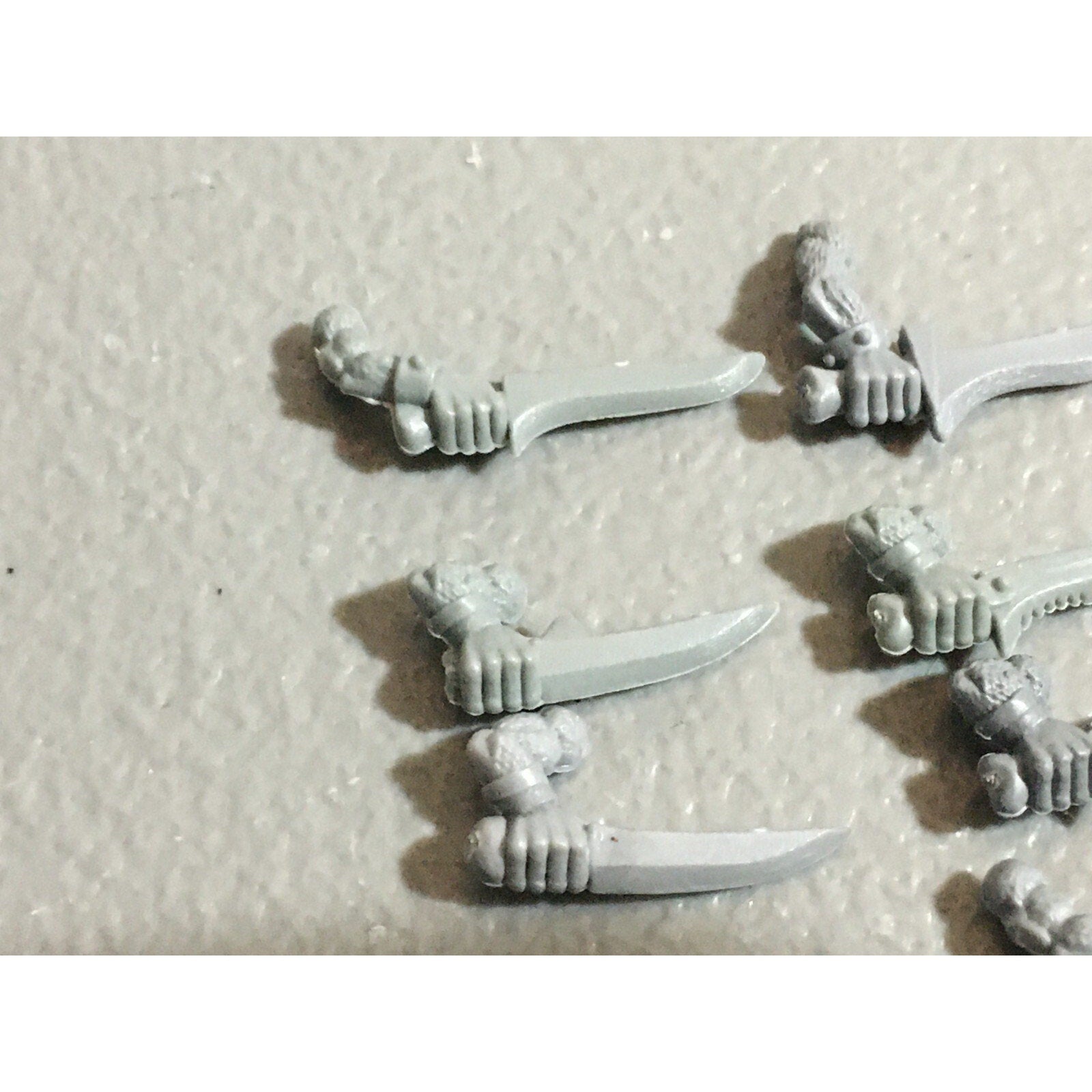 A22298 WARHAMMER FANTASY SKAVEN BITS LOT SWORD ARMS GAMES WORKSHOP GW