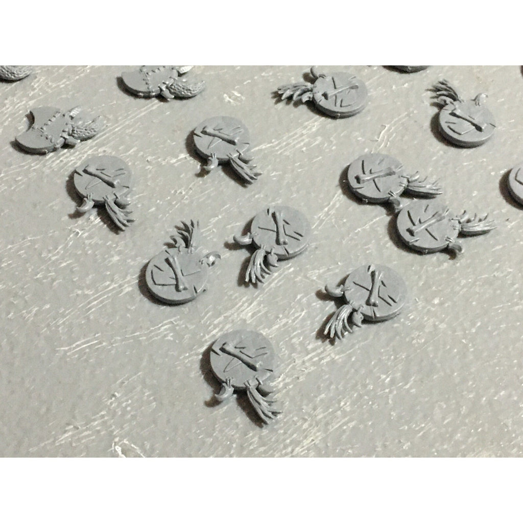 A22048 WARHAMMER FANTASY ORCS & GOBLINS BITS LOT WOLF RIDER SHIELDS GW