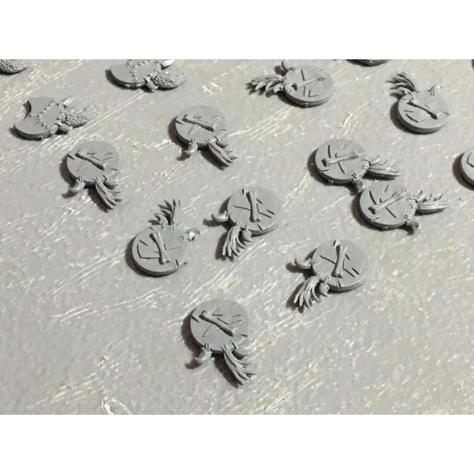A22048 WARHAMMER FANTASY ORCS & GOBLINS BITS LOT WOLF RIDER SHIELDS GW
