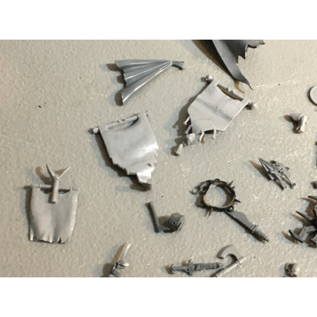 A29618 WARHAMMER FANTASY AOS MIXED BITS LOT BANNER SHIELD CLOAK GW