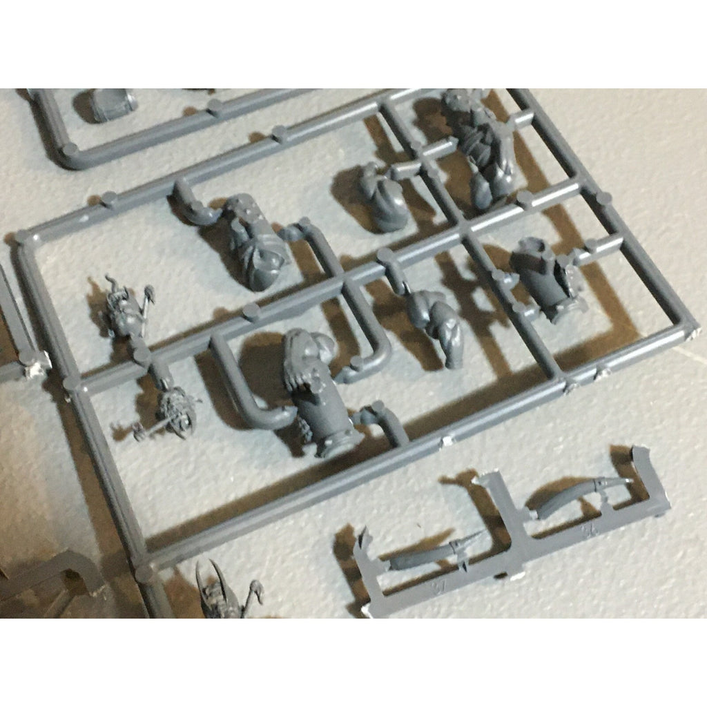 A23590 WARHAMMER AOS FANTASY OGRE KINGDOMS MAWTRIBES BITS ON SPRUE LOT MIXED GW
