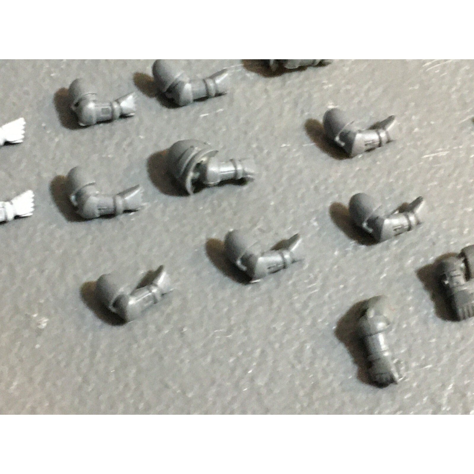 A22948 WARHAMMER 40K SPACE MARINES BITS LOT ARMS GAMES WORKSHOP GW