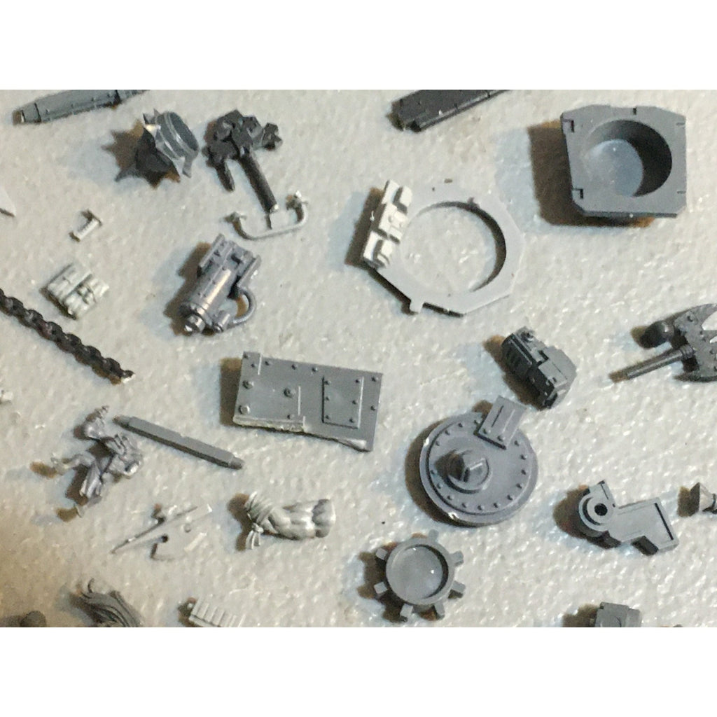 A33119 WARHAMMER 40K SPACE ORKS BITS LOT MIXED RANDOM GW GAMES WORKSHOP