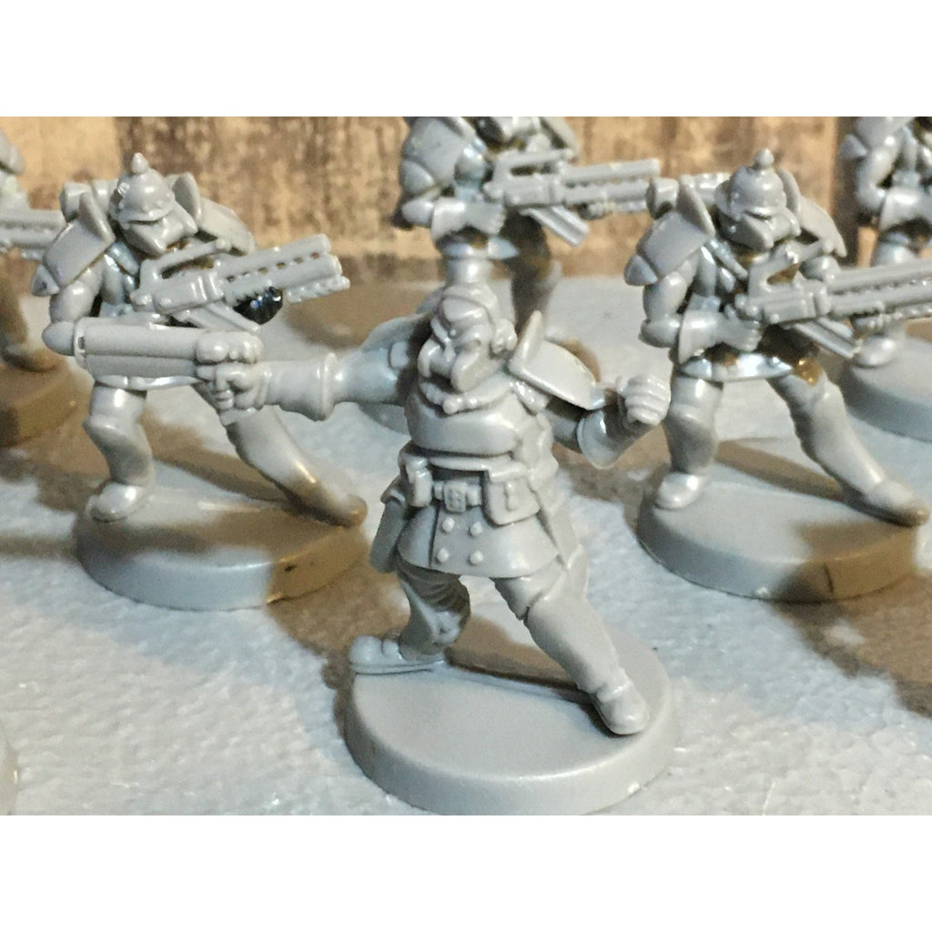 A30062 UNKNOWN TABLE TOP SCI-FI POWER ARMOR SOLDIERS 10 PK WAR GAMES