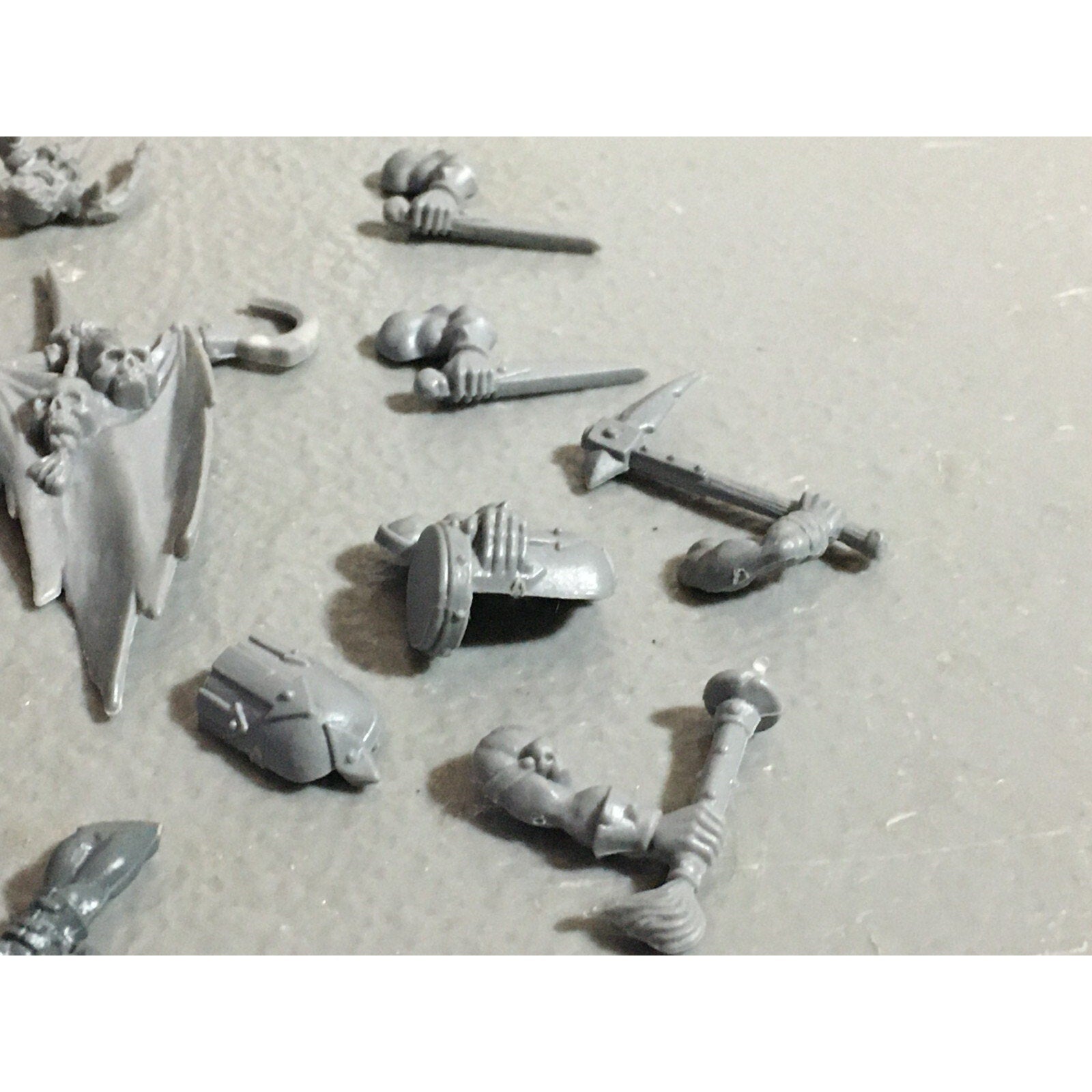 A22190 WARHAMMER FANTASY CHAOS MORTALS BITS LOT MIXED MARAUDER COMMAND & ARMS GW