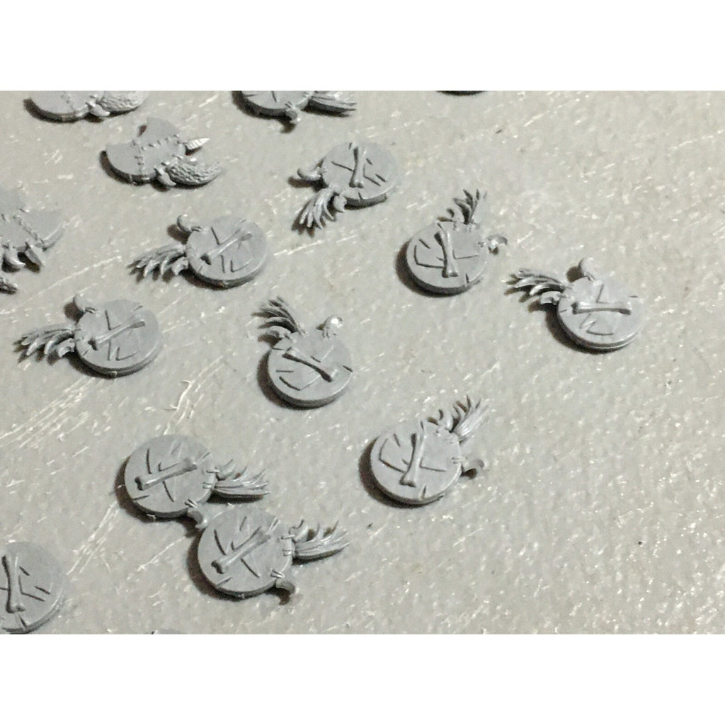 A22048 WARHAMMER FANTASY ORCS & GOBLINS BITS LOT WOLF RIDER SHIELDS GW