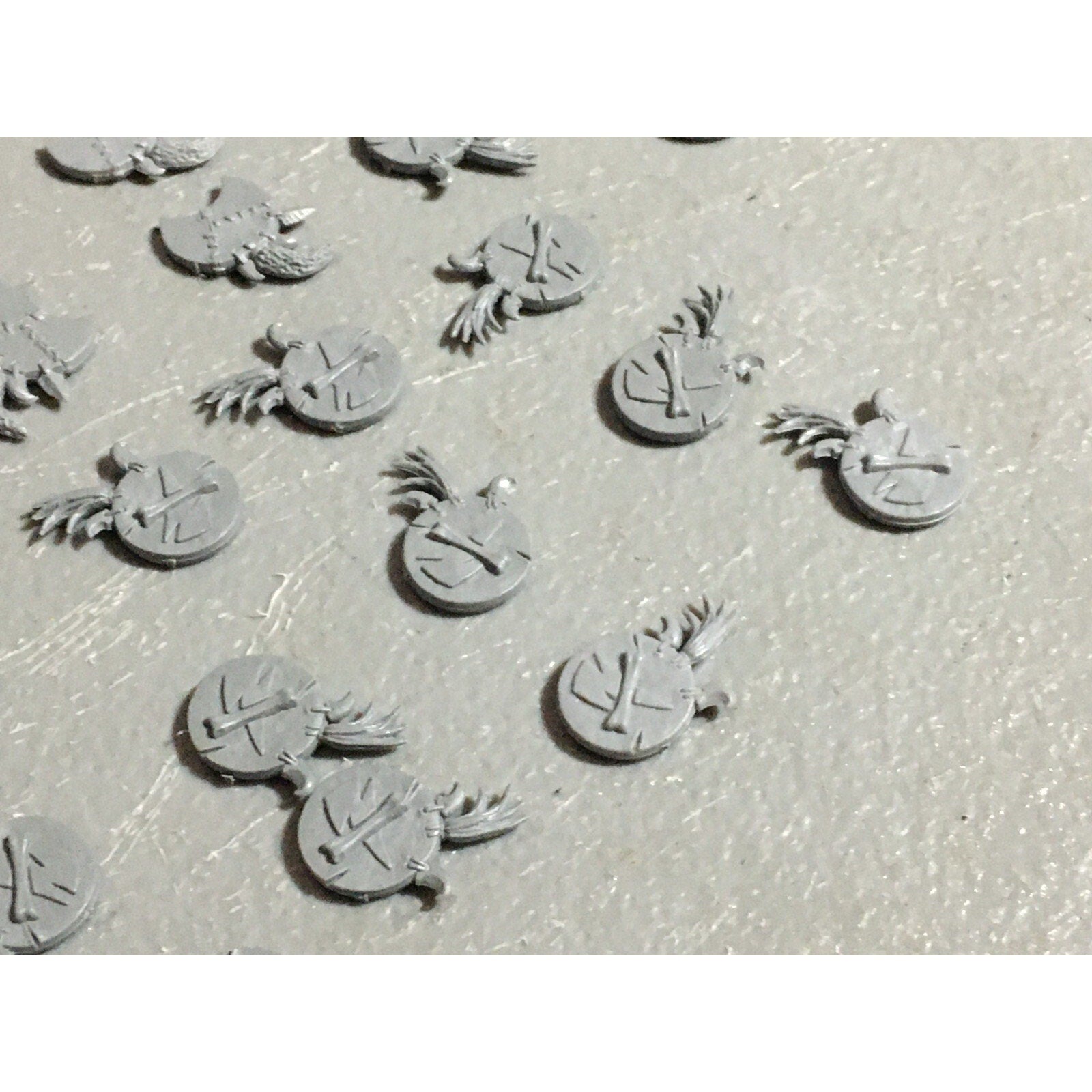 A22048 WARHAMMER FANTASY ORCS & GOBLINS BITS LOT WOLF RIDER SHIELDS GW