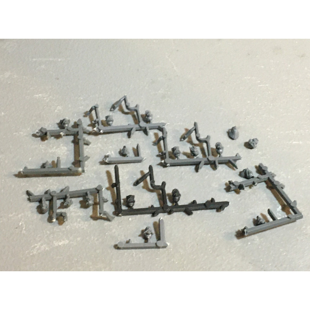 A24577B WARHAMMER 40K SPACE MARINES WOLVES BITS LOT HEADS 18 PK GAMES WORKSHOP