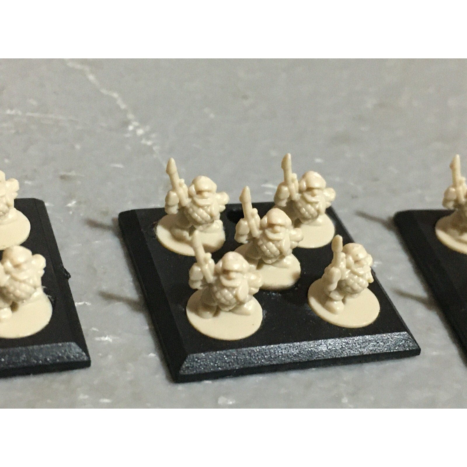A16265 EPIC WARHAMMER 40K SPACE MARINES SQUATS WARRIORS 4 STANDS GW