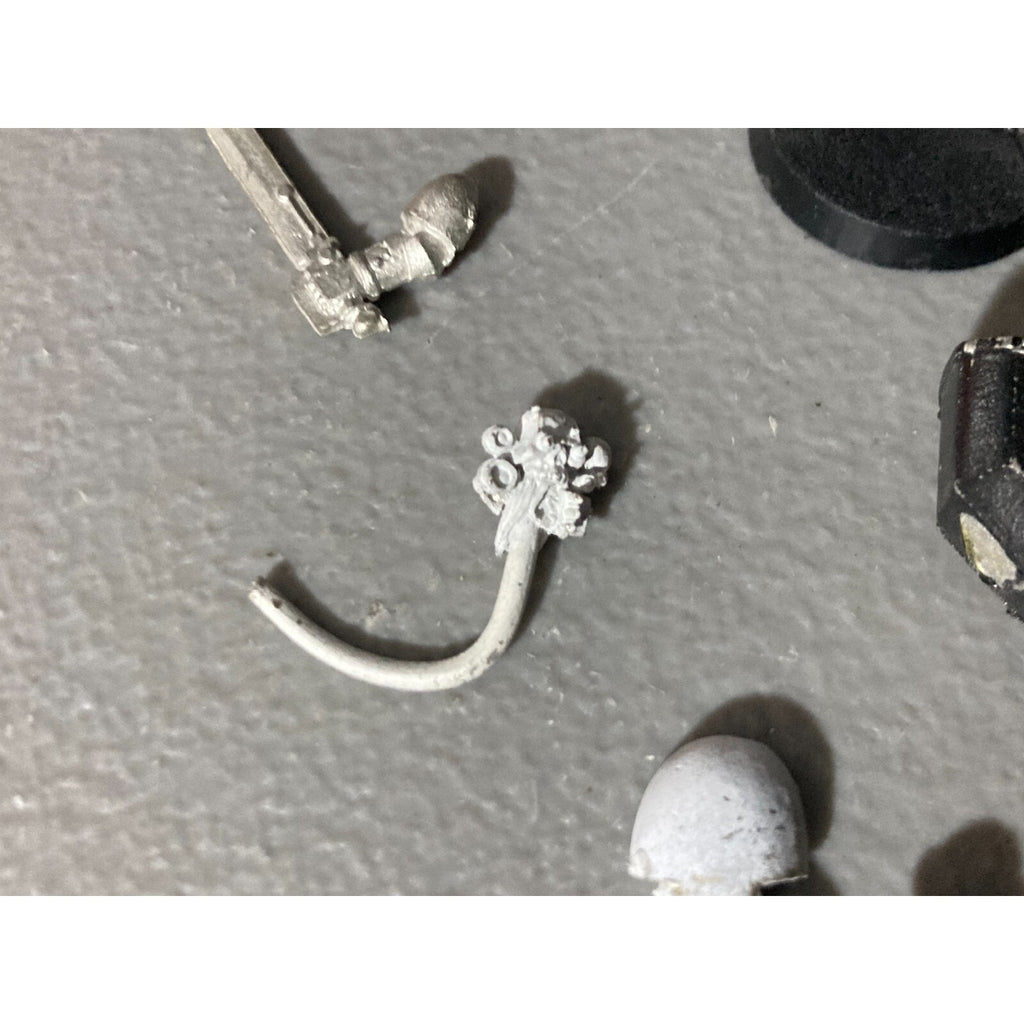A19745 WARHAMMER 40K SPACE MARINES ALL METAL BITS LOT POLE PLASMA SHIELD ARM