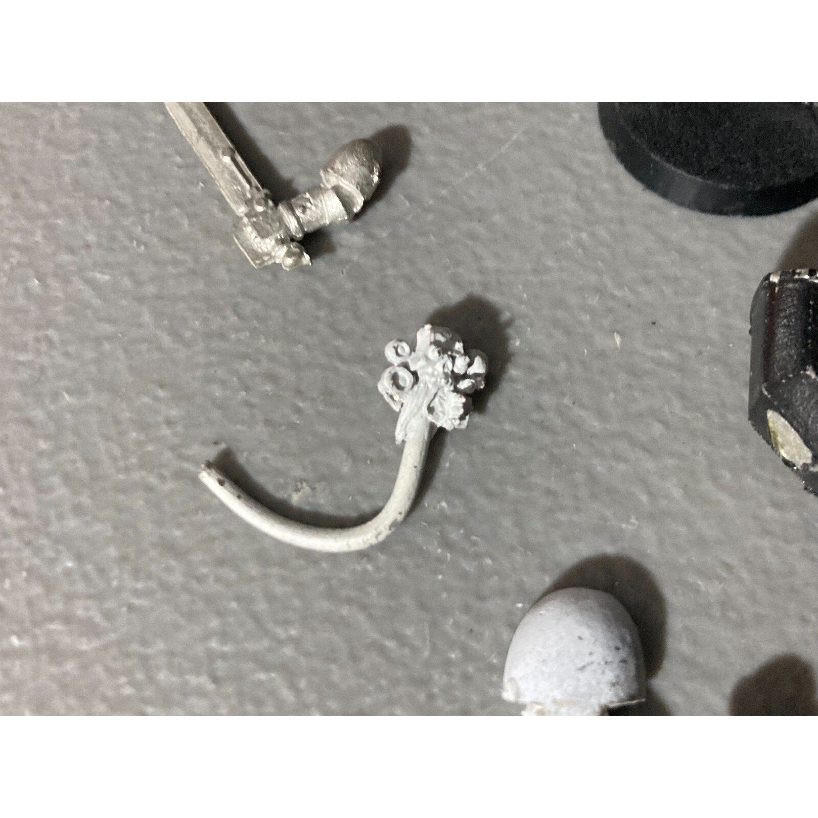 A19745 WARHAMMER 40K SPACE MARINES ALL METAL BITS LOT POLE PLASMA SHIELD ARM