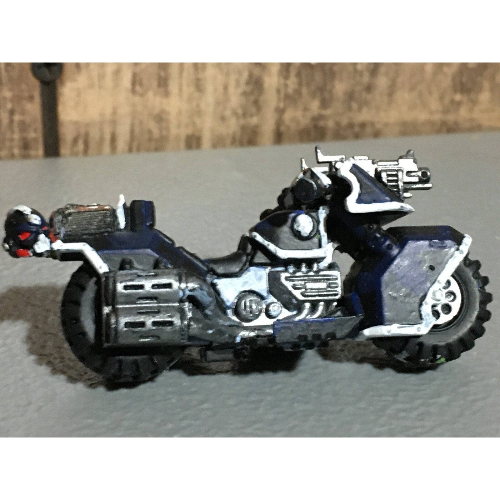 A20736 WARHAMMER 40K METAL SPACE MARINES METAL CAPTAIN ON BIKE OOP BIKER