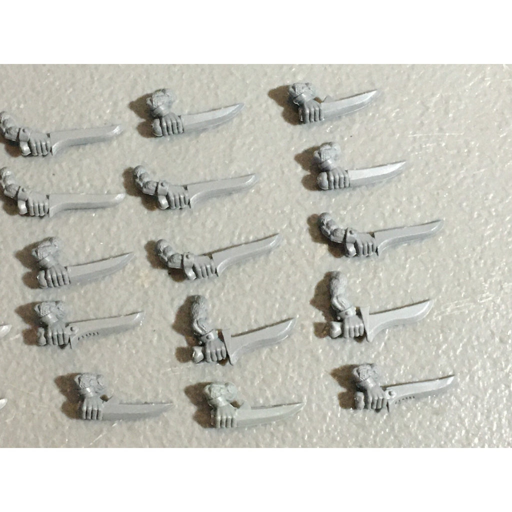 A22299 WARHAMMER FANTASY SKAVEN BITS LOT SWORD ARMS GAMES WORKSHOP GW