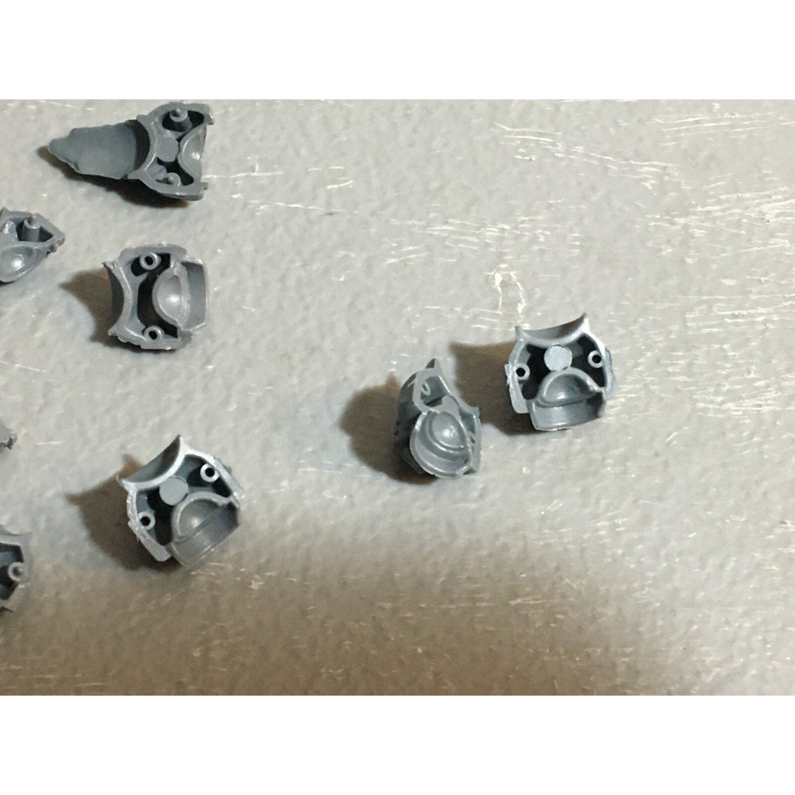 A23073 WARHAMMER 40K CSM CHAOS SPACE MARINES BITS LOT HEADS TORSOS GW