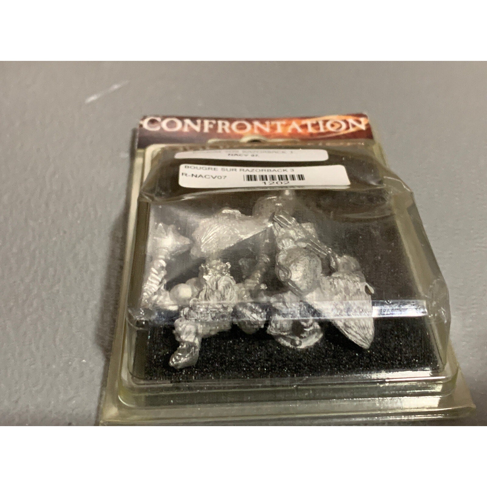 A10379 RACKHAM CONFRONTATION METAL OOP BOOR ON RAZORBACK