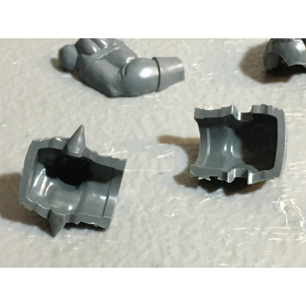A23235 WARHAMMER FANTASY CHAOS BEASTMEN BITS LOT MINOTAUR HANDS ARMS GW