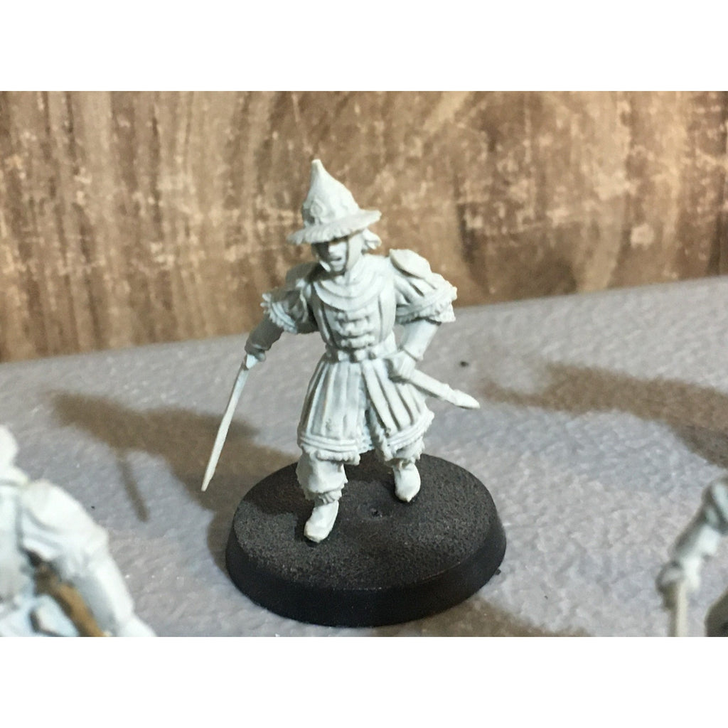 A30401 LOTR LORD RINGS GAMES WORKSHOP LAKE-TOWN GUARD 5 PK MISS 1 ARM FINECAST