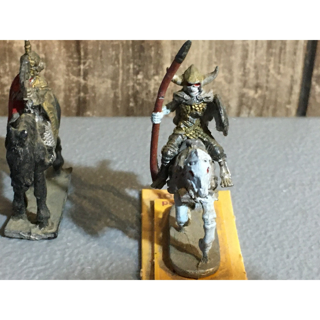 A32531 UNKNOWN METAL MINIATURES 3 PK SKELETON KNIGHT CAVALRY MISS 1 SWORD