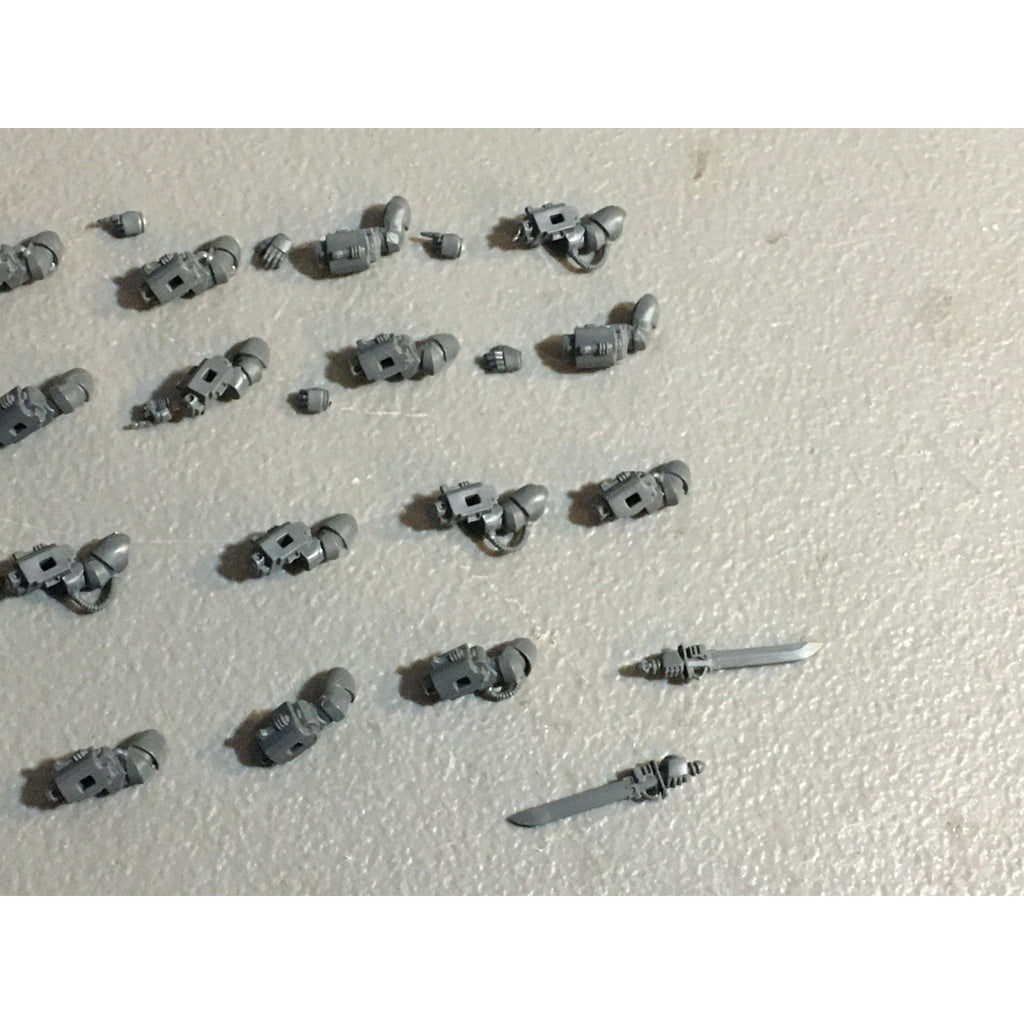 A29906 WARHAMMER 40K GREY KNIGHTS BITS LOT STRIKE ARMS STORM BOLTER SWORD CANNON