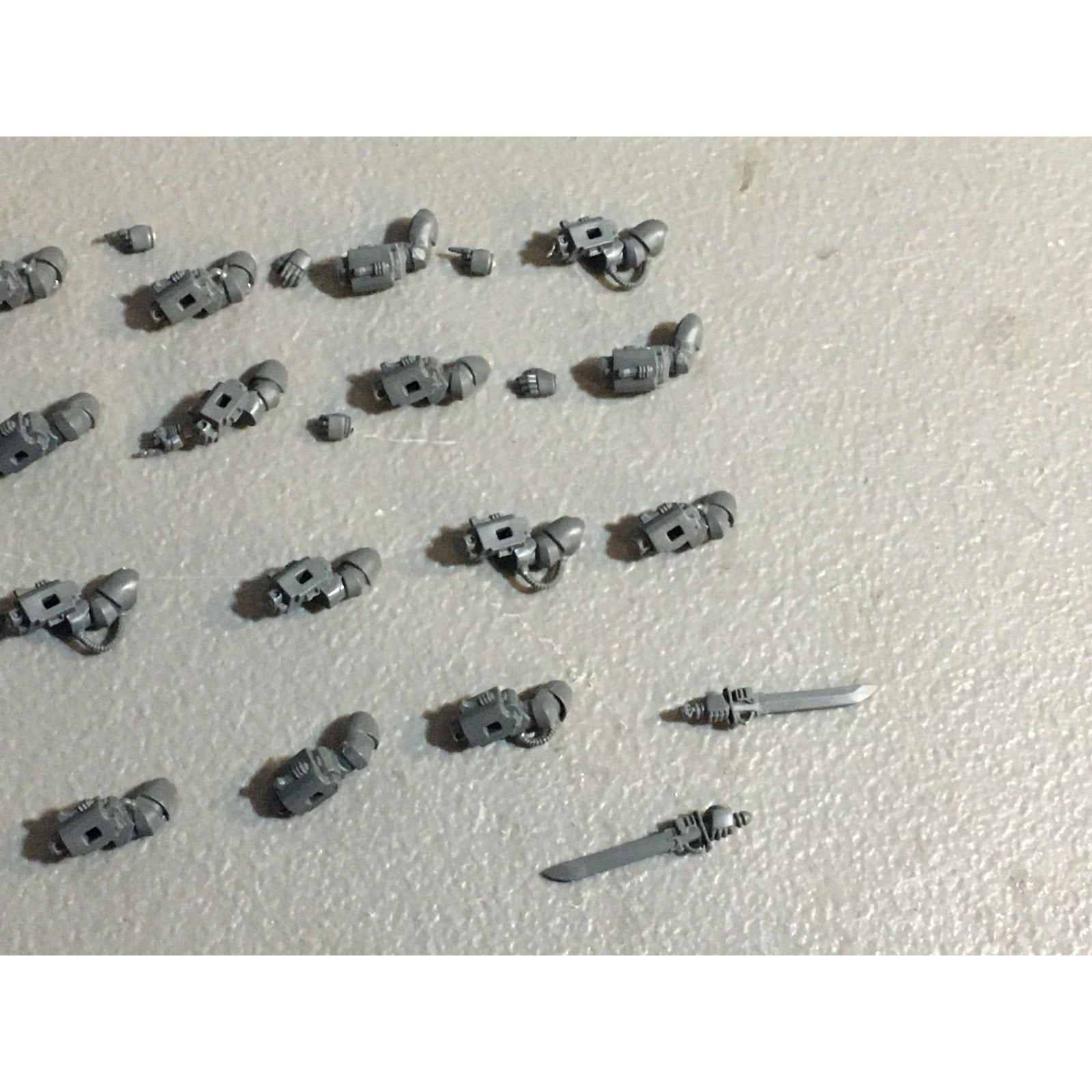 A29906 WARHAMMER 40K GREY KNIGHTS BITS LOT STRIKE ARMS STORM BOLTER SWORD CANNON