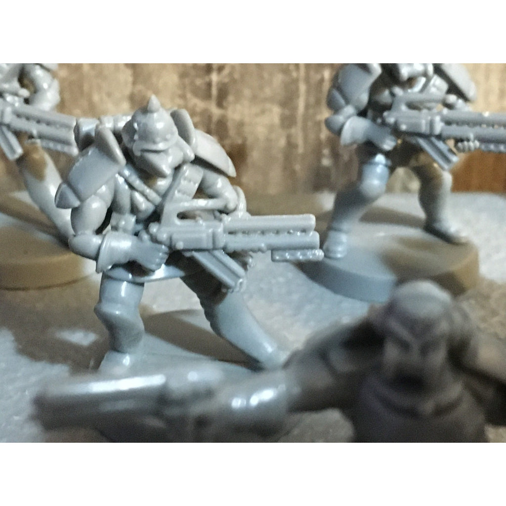 A30061 UNKNOWN TABLE TOP SCI-FI POWER ARMOR SOLDIERS 10 PK WAR GAMES