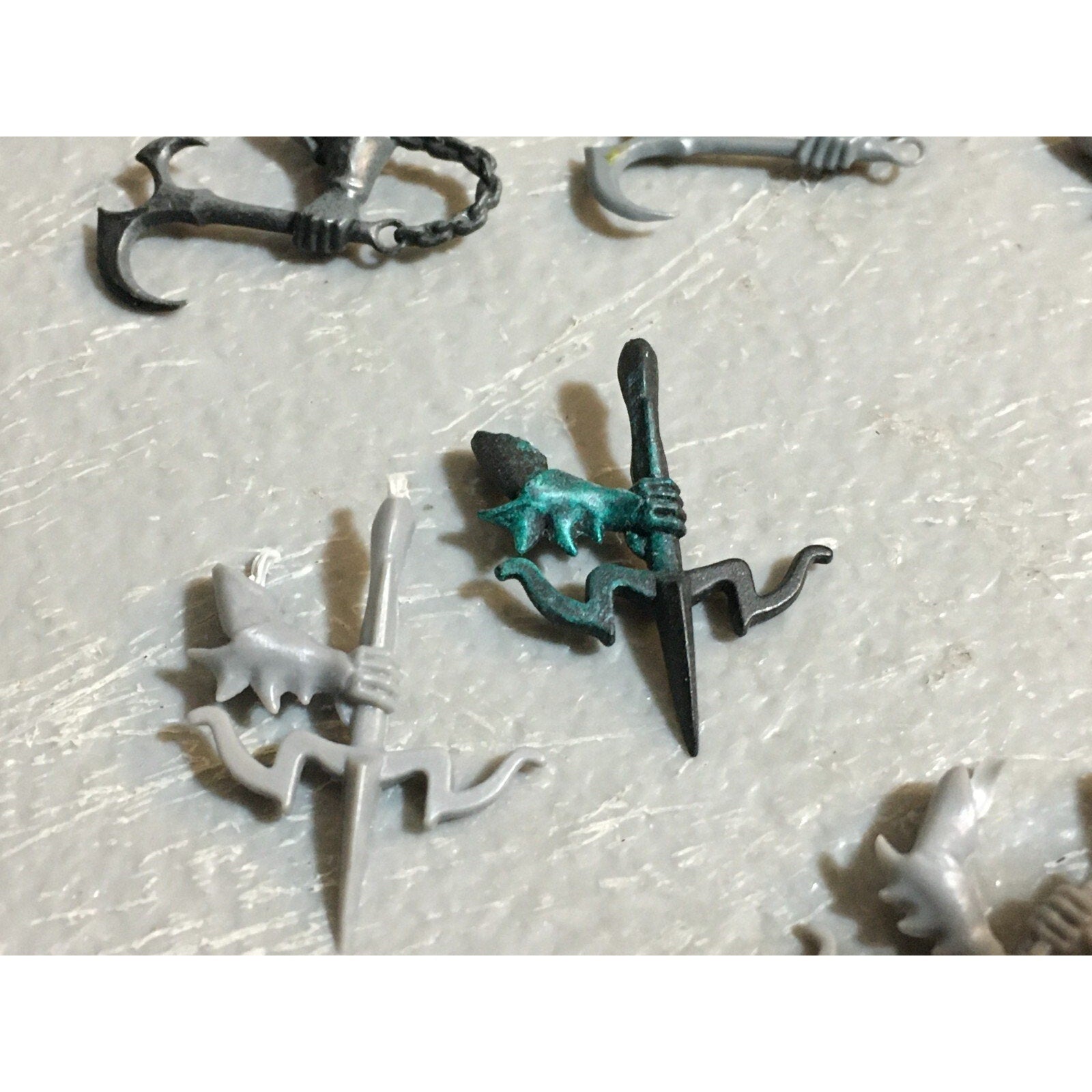 A23451 WARHAMMER FANTASY DARK ELVES BITS LOT ARMS HEADS SHIELDS GAMES WORKSHOP