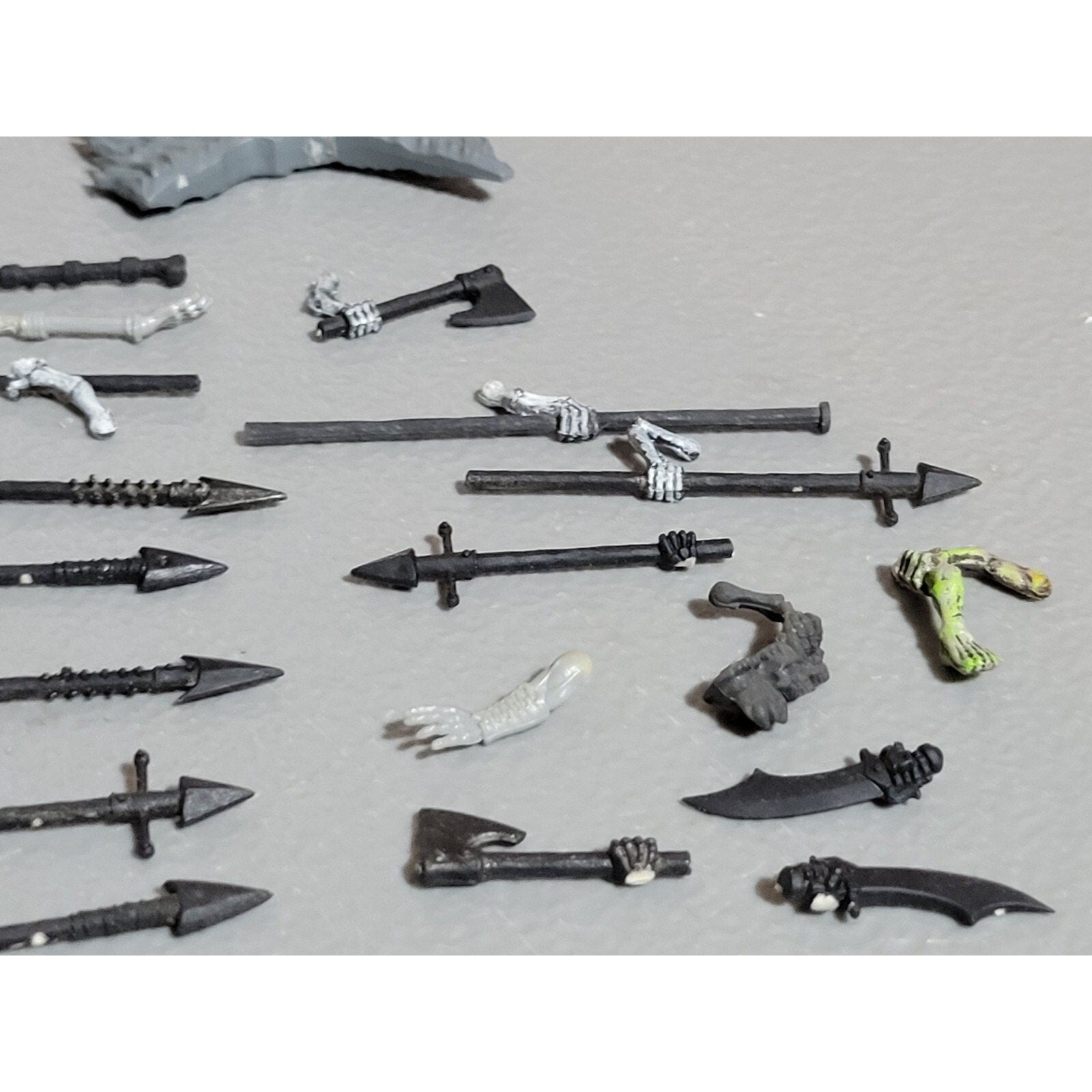 A18901 WARHAMMER FANTASY BITS LOT EMPIRE UNDEAD ARMS SPEARS SWORDS