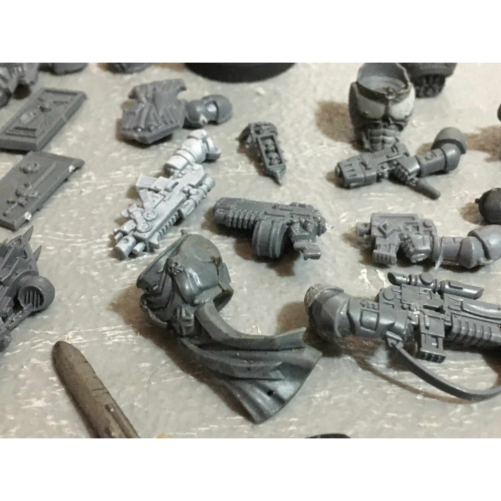 A20115 WARHAMMER 40K SPACE MARINES DARK BLOOD ANGELS BLACK TEMPLARS BITS LOT