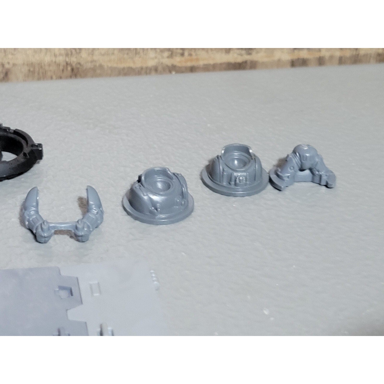 A18902 WARHAMMER 40K SPACE MARINES BITS LOT TANK VEHICLE RHINO RAZORBACK PRED