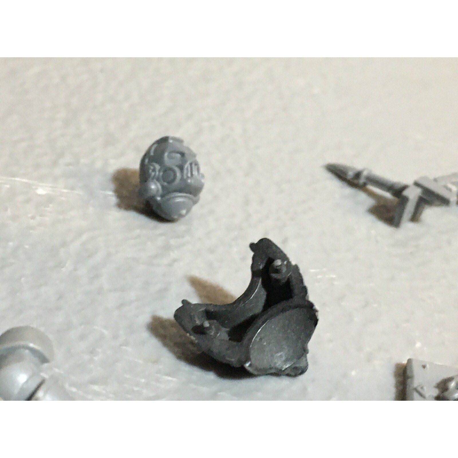 A23465 WARHAMMER 40K CHAOS SPACE MARINES BITS LOT MIXED VEHICLE ARMS GW