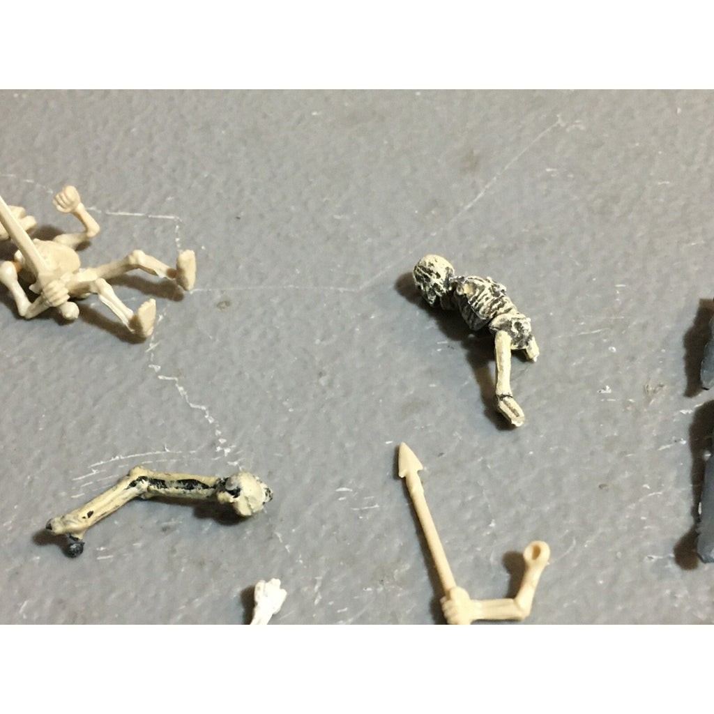 A23461 WARHAMMER FANTASY VAMPIRE COUNTS UNDEAD BITS LOT OLD SKELETONS GW