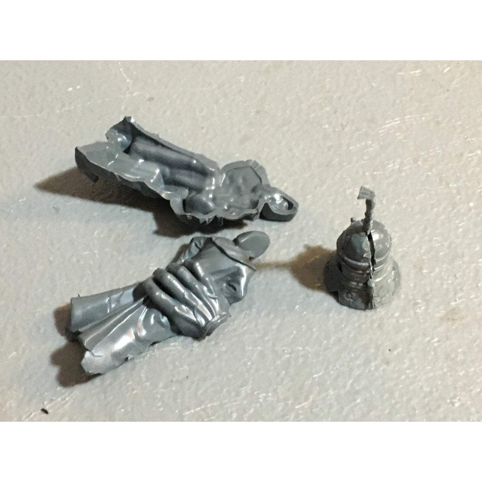 A23220 WARHAMMER FANTASY CHAOS BEASTMEN BITS LOT CYGOR BROKEN BELL STATUE GW