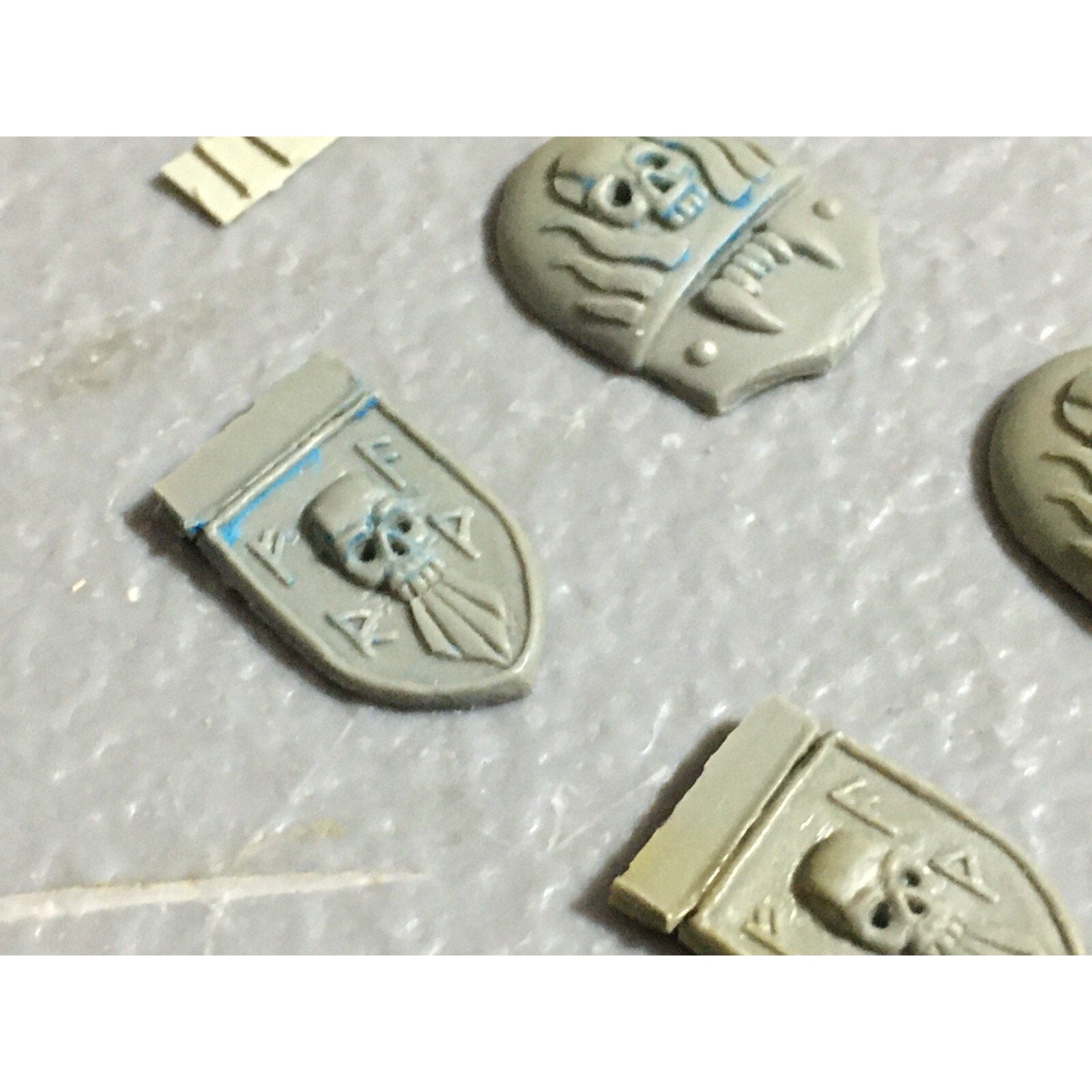 A22425 WARHAMMER 40K FORGEWORLD SPACE WOLVES PLATES ACCESSORY BITS LOT