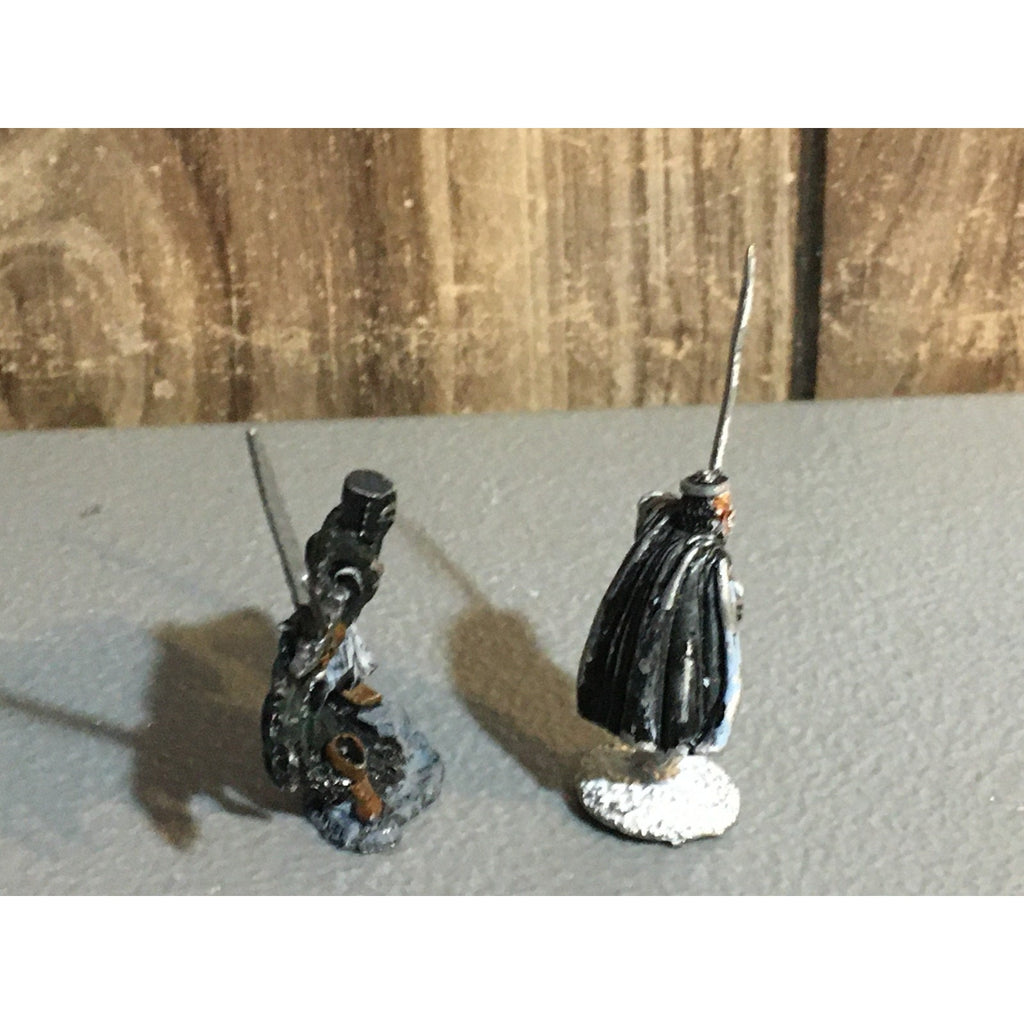 A24857 UNBRANDED METAL TABLETOP OLD OOP D&D FANTASY KNIGHTS SWORDSMEN MINIATURES