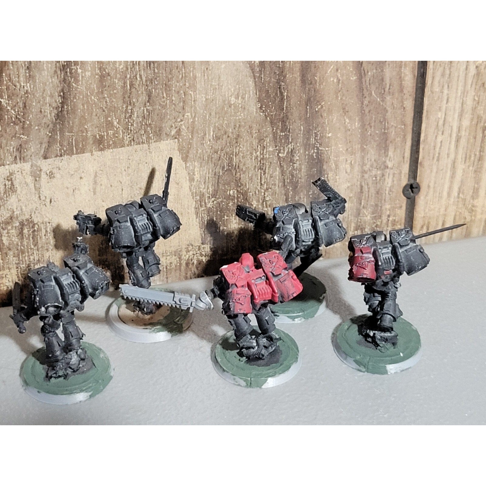 A18689 WARHAMMER 40K SPACE MARINES FINECAST VANGUARD VETERANS 5 PK