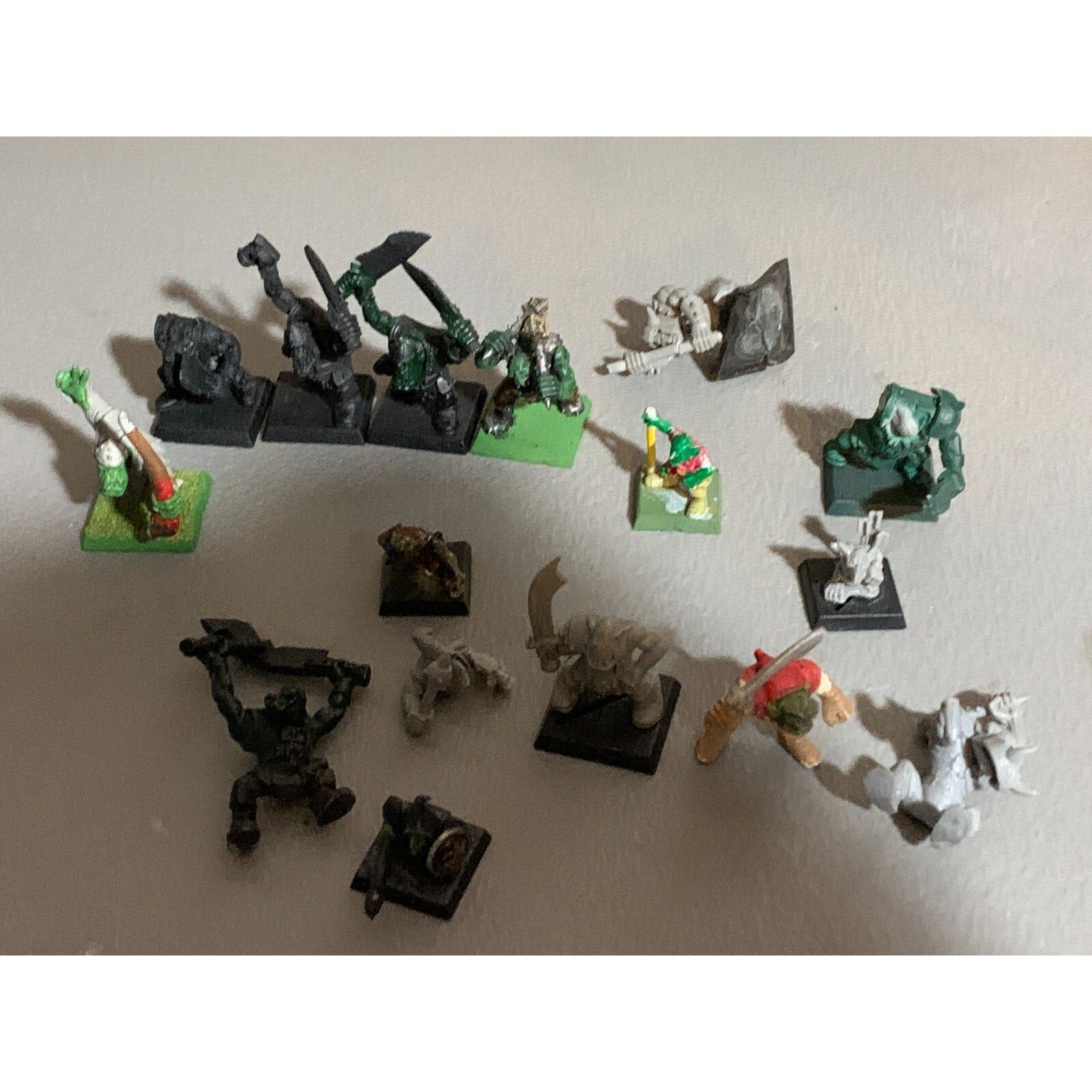 A23306 WARHAMMER FANTASY AOS ORCS GOBLINS BITS LOT INC SOME OLD GAMES WORKSHOP