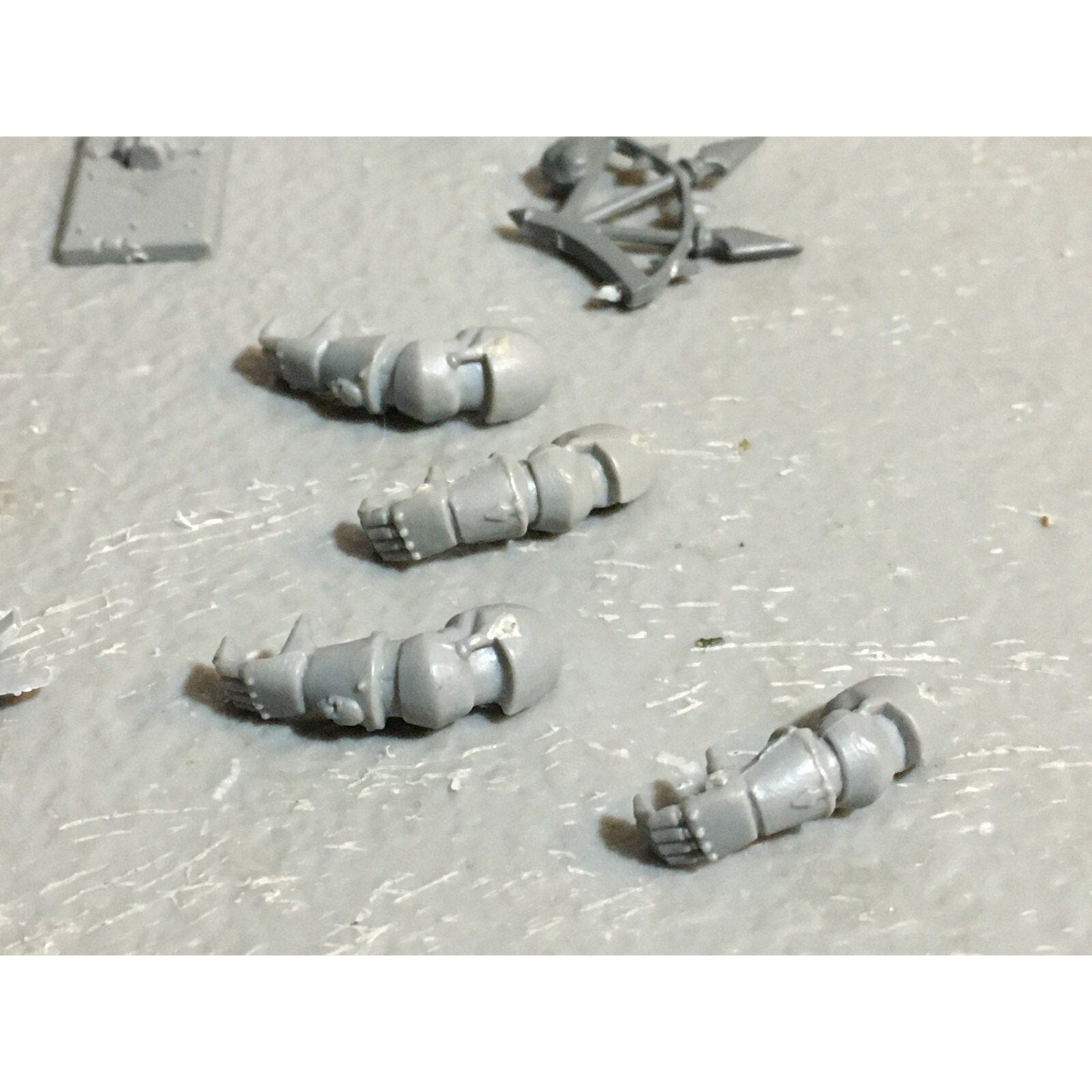 A23465 WARHAMMER 40K CHAOS SPACE MARINES BITS LOT MIXED VEHICLE ARMS GW