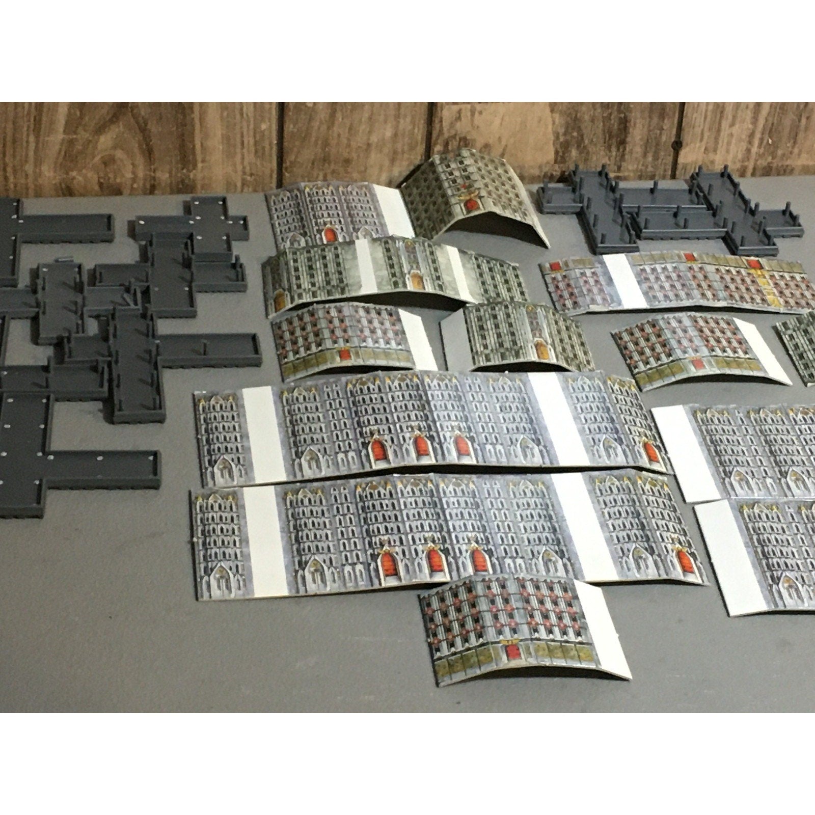 A31709 WARHAMMER EPIC 40K SPACE MARINES BUILDING SOME BROKEN DOESNT MATCH EXTRA