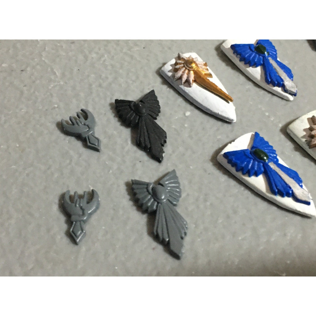 A22055 WARHAMMER FANTASY HIGH ELVES BITS LOT SHIELDS & ICONS GW GAMES WORKSHOP