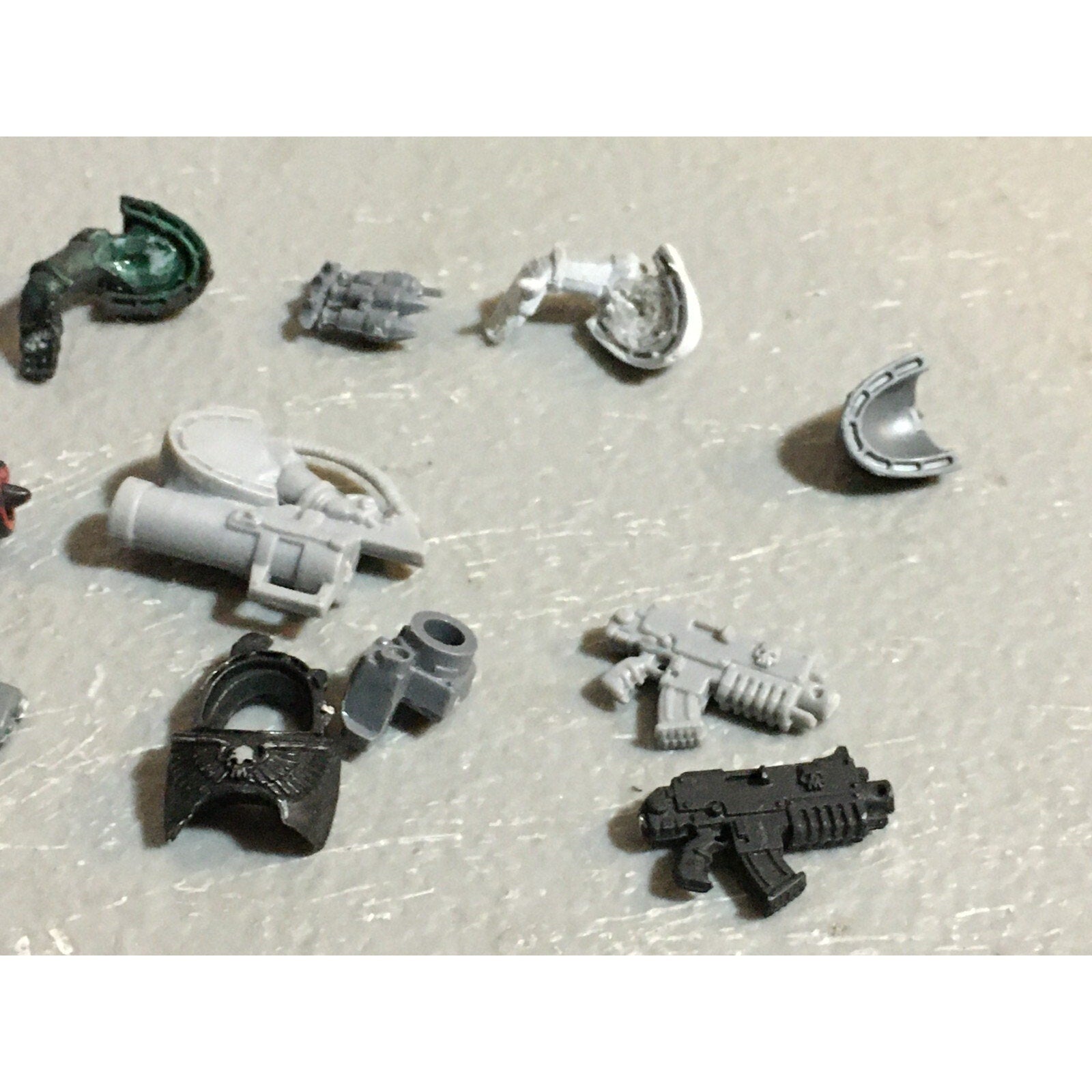 A23160 WARHAMMER 40K SPACE MARINES BITS LOT MIXED MISSILE BOLT GAMES WORKSHOP GW