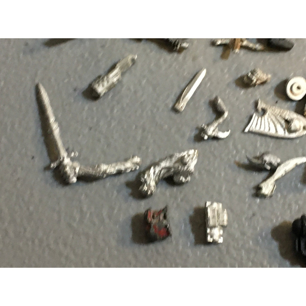 A32554 UNKNOWN MINIATURES ALL METAL BITS LOT FANTASY SCI-FI MIXED