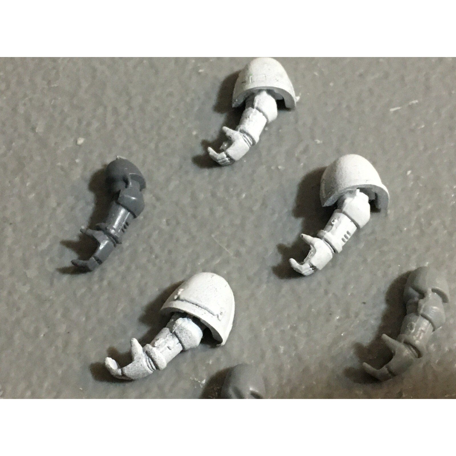 A22956 WARHAMMER 40K SPACE MARINES BITS LOT ARMS GAMES WORKSHOP GW