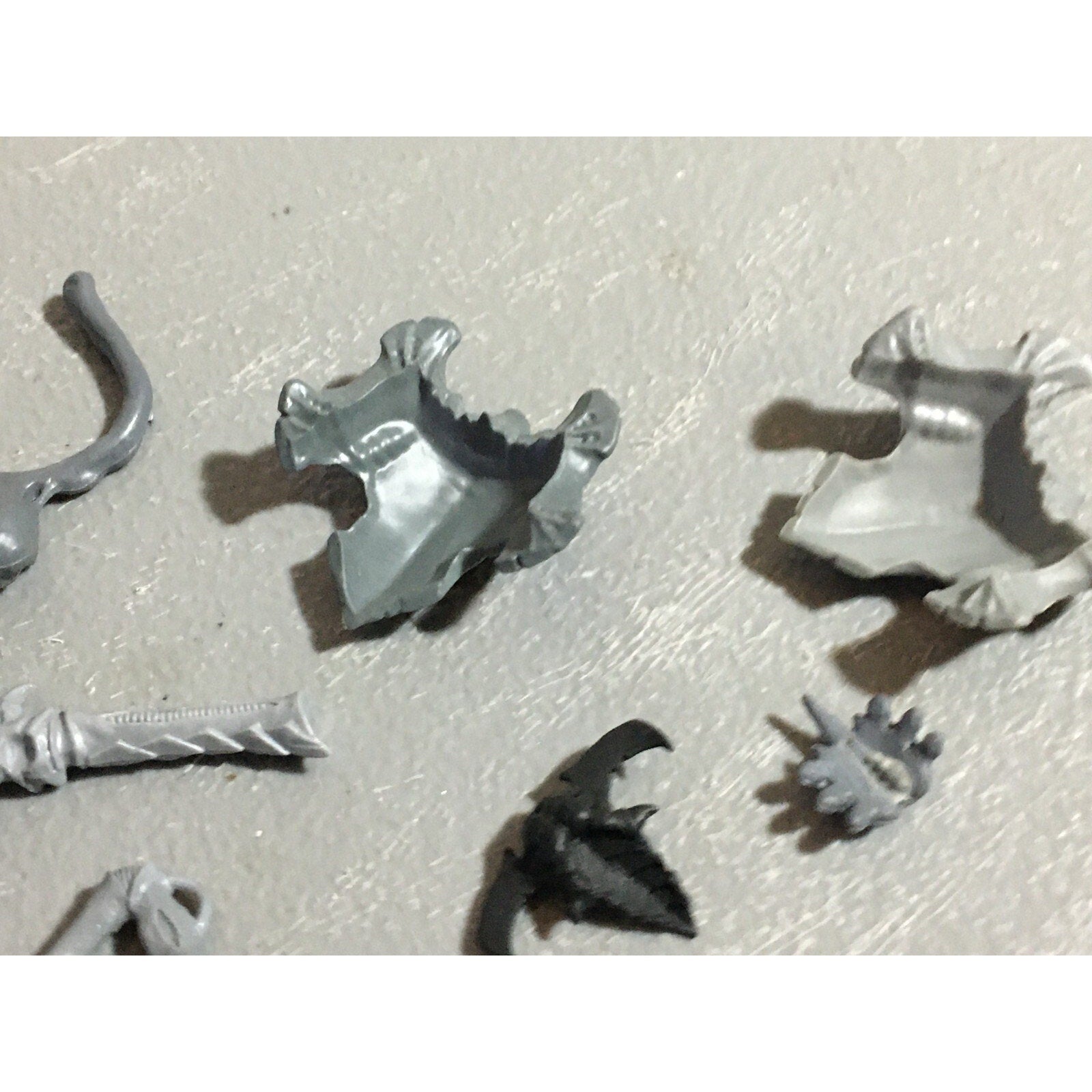A22317 WARHAMMER 40K TYRANIDS BITS LOT MIXED GAMES WORKSHOP GW