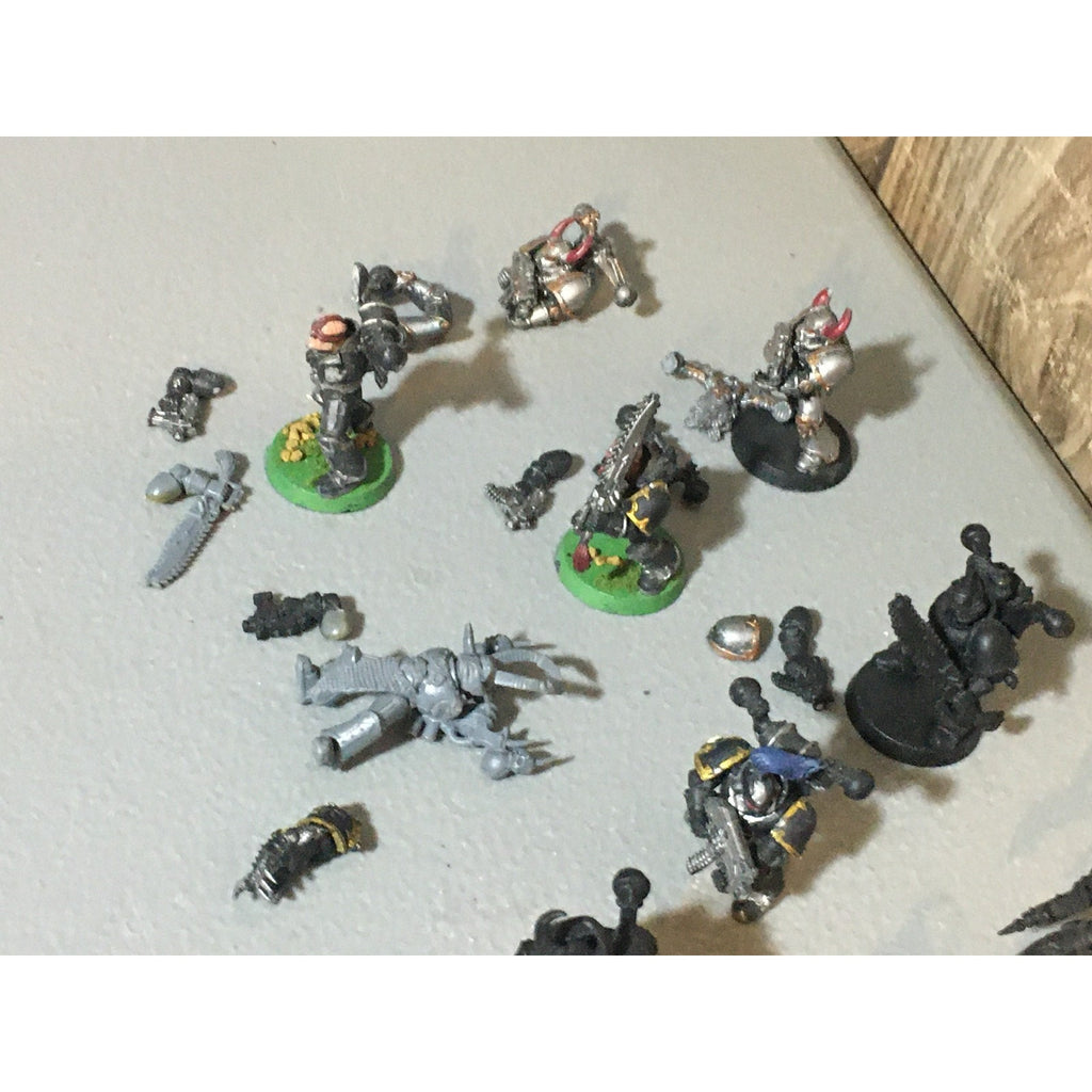 A29237 WARHAMMER 40K CHAOS SPACE MARINES LEGIONARIES 10 PK MISS 4 SHOULDER PADS